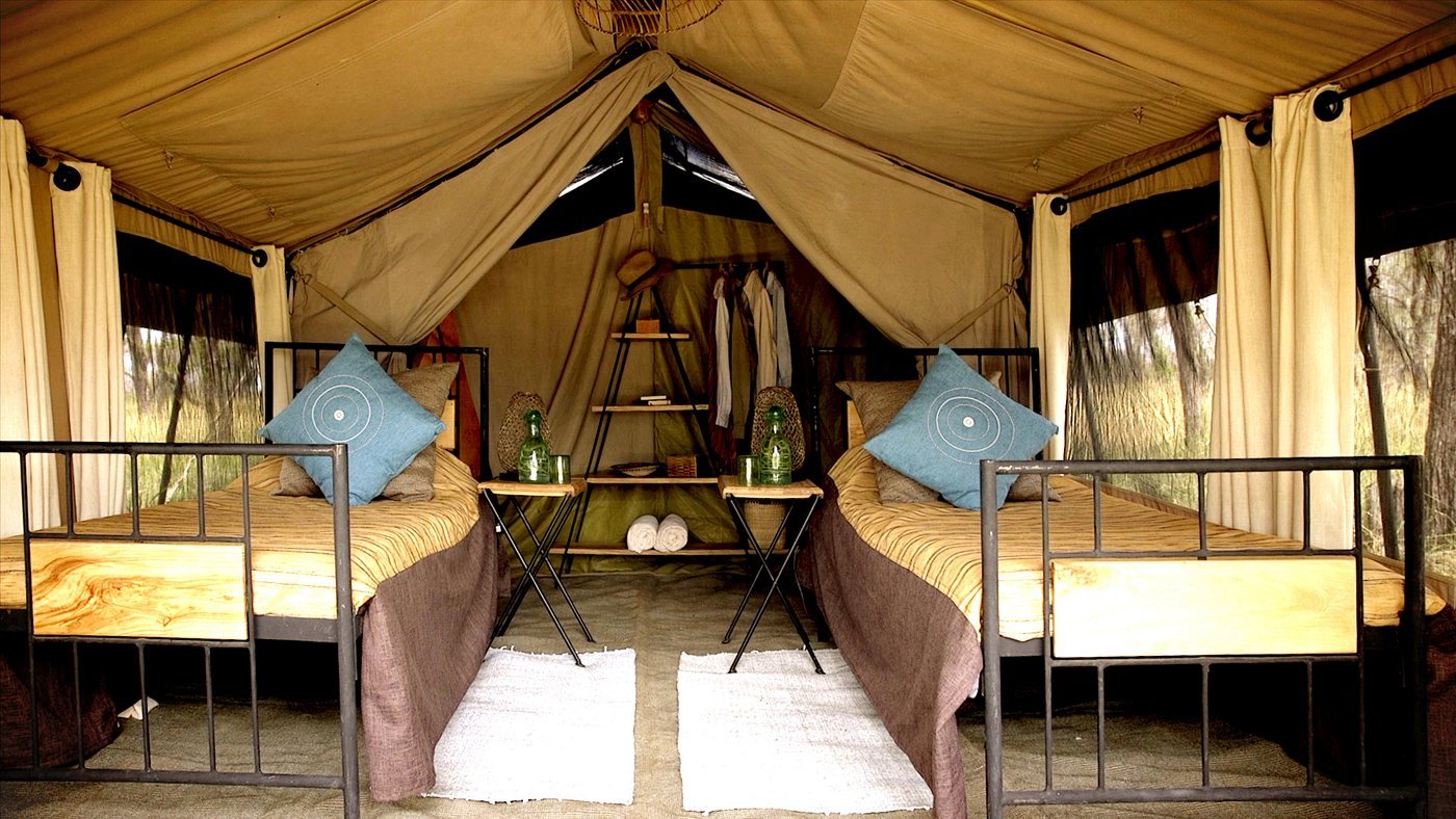 twin-accommodation-tent.jpeg