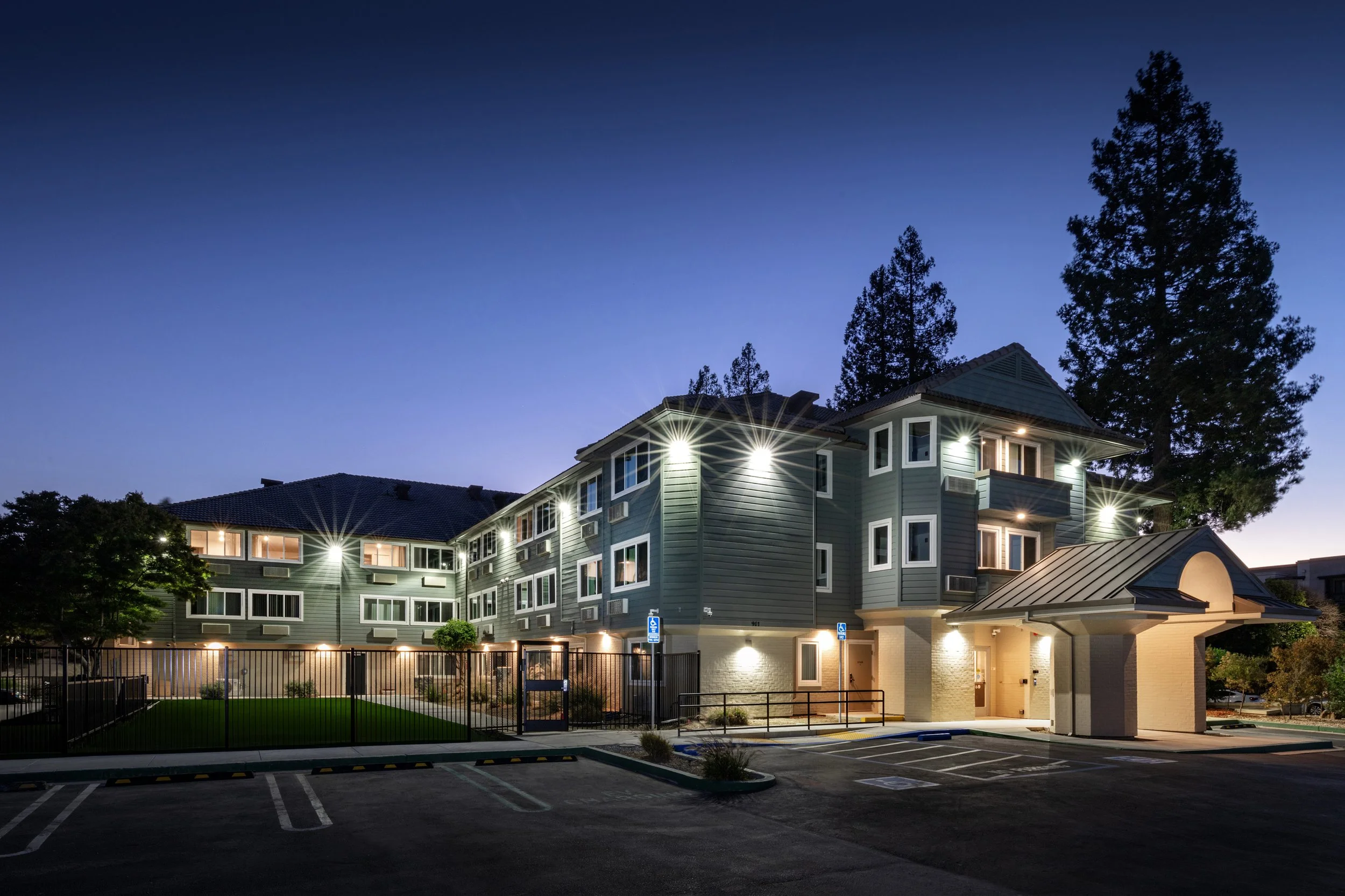 21817813-front-of-heartwood-small-3128x2085.jpeg