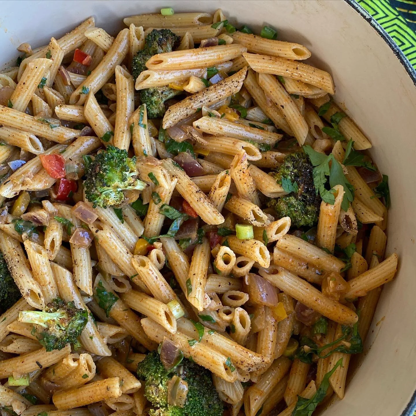 🍝VEGAN CAJUN PASTA  Vegan version of your favorite pasta!  Recipe link in bio...
.
Yield: 4-5 servings
.
.
.
#TasteTutor #Chef #Catering #Food #Cooking #QuarantineEats #Culinary #Cuisine #Recipe #Taste #CajunPasta #Seattle #Eat #Dinner #Foodie #Food