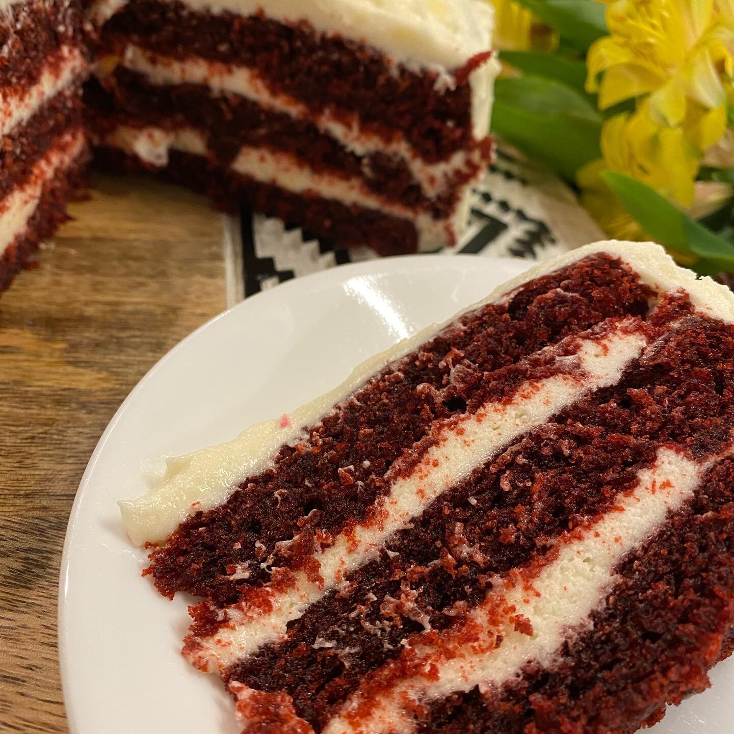 RED VELVET CAKE  Plant based version of a southern classic! ⬅️Swipe for recipe or check out the link in Bio.
.
Yield: 3 x 8-inch rounds or 2 x 9-inch rounds
.
.
.
#TasteTutor #Chef #Catering #Food #Cooking #QuarantineEats #Culinary #Cuisine #Recipe #