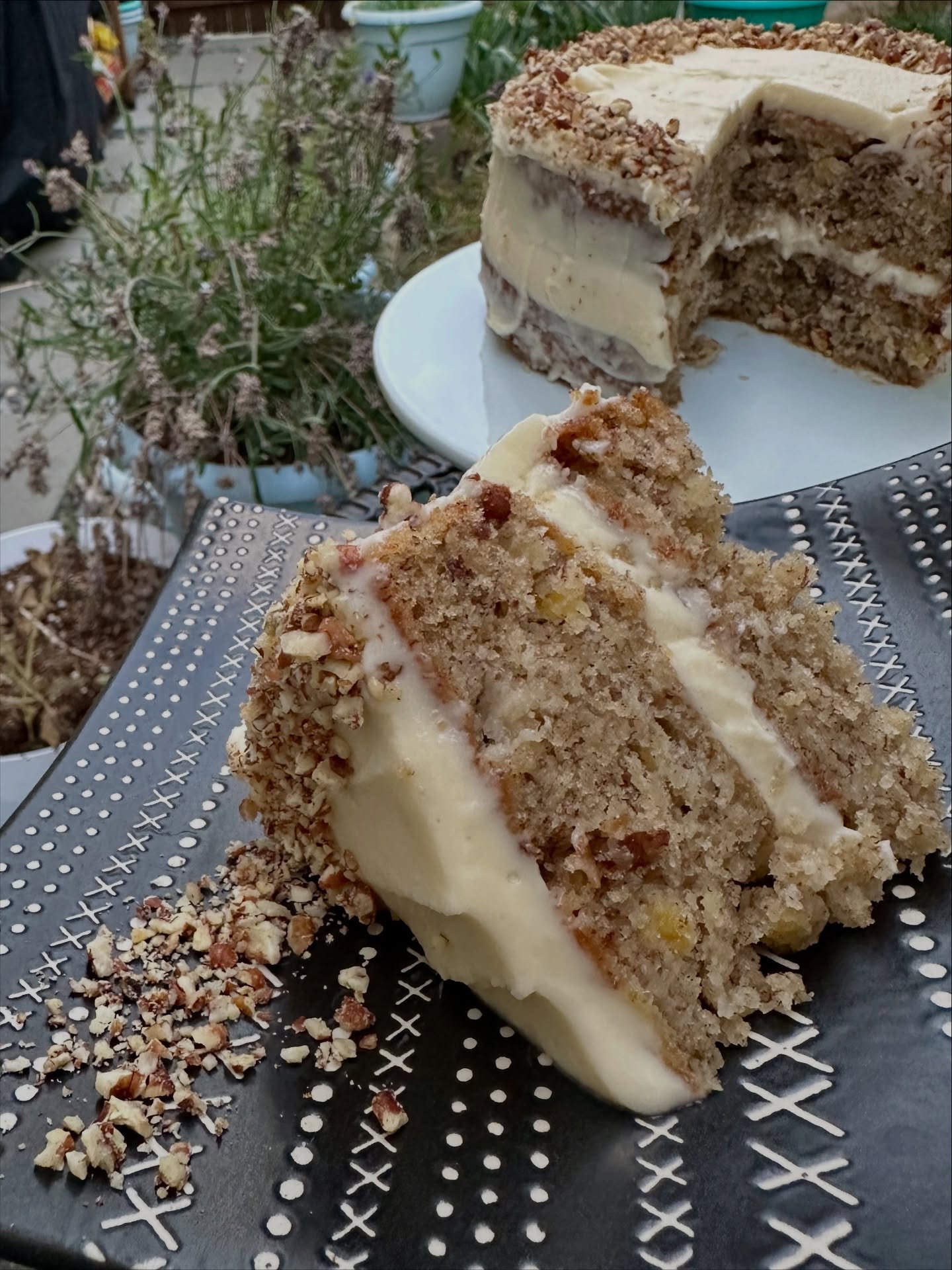 🍌🍰🍍 HUMMINGBIRD CAKE | Its a Jamaican original that became a tropical inspired Southern staple!
📝Find the recipe at TheTasteTutor.com/recipe/hummingbird-cake