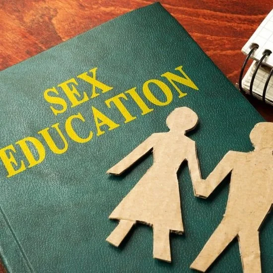 {SEXO: COMO ABORDARLO CON LOS HIJOS?}