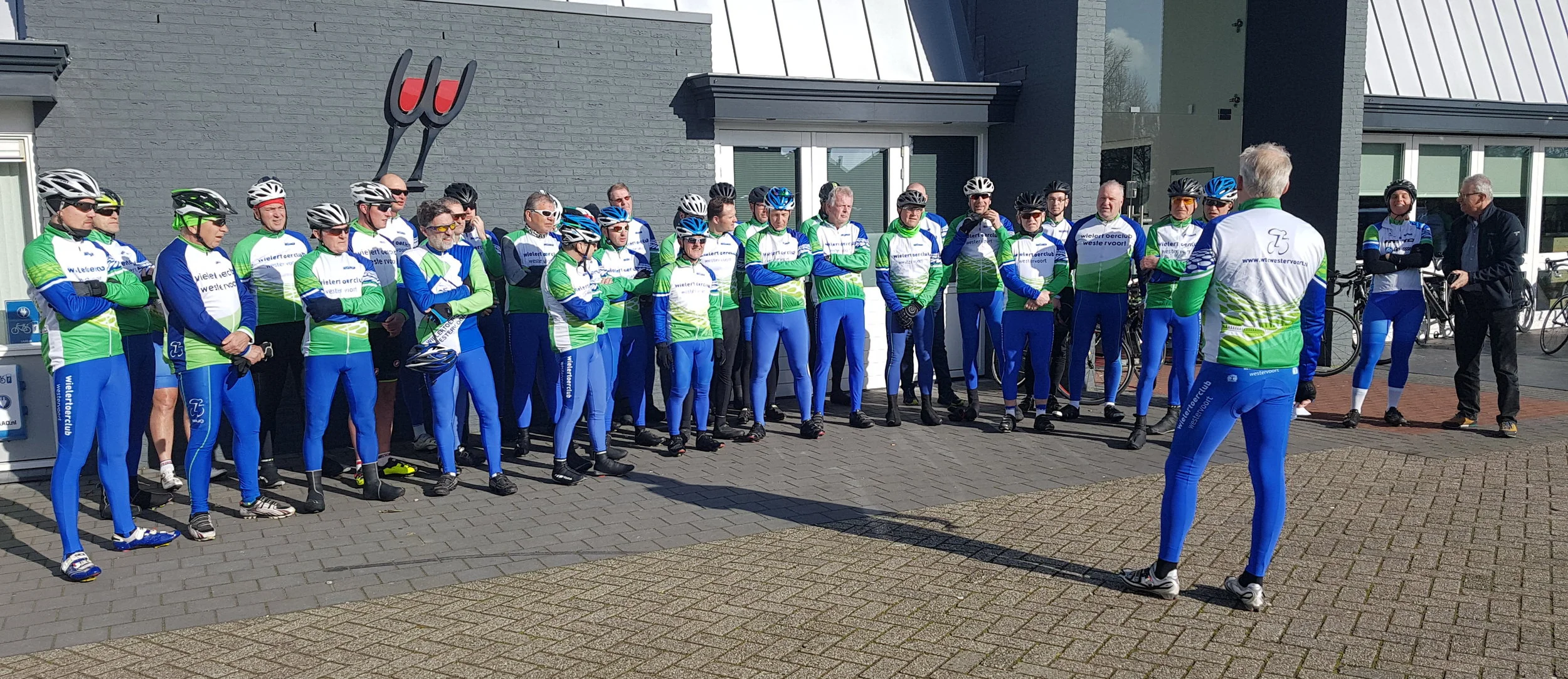Voorzitter opent het nieuwe seizoen