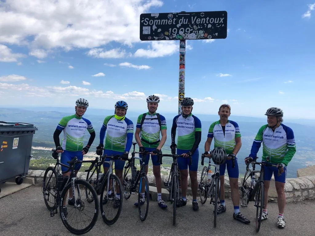 Deze helden hebben 31-5-2019 de Mt Ventoux beklommen!