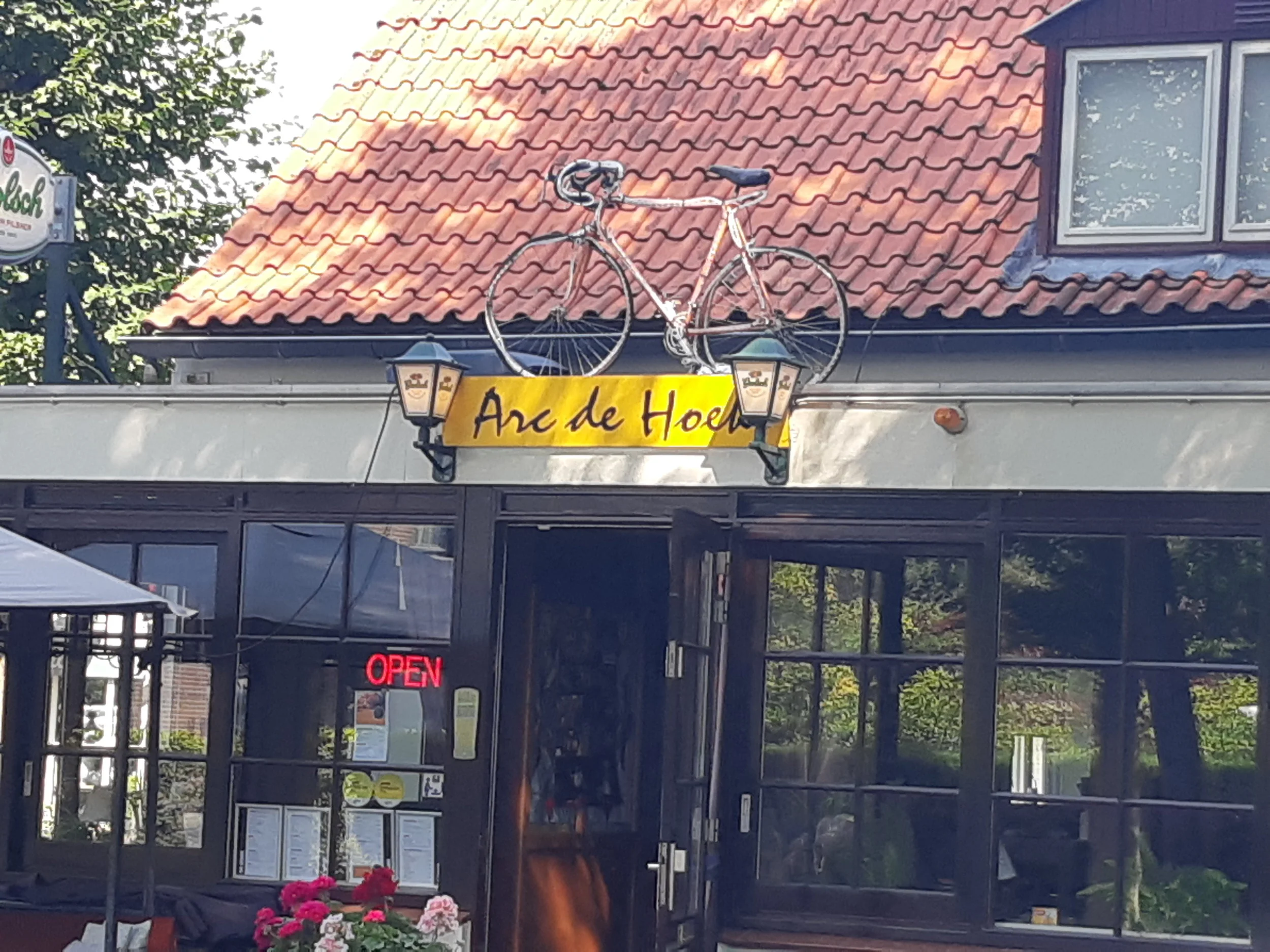 Dan maar naar dit Arc de Hoek