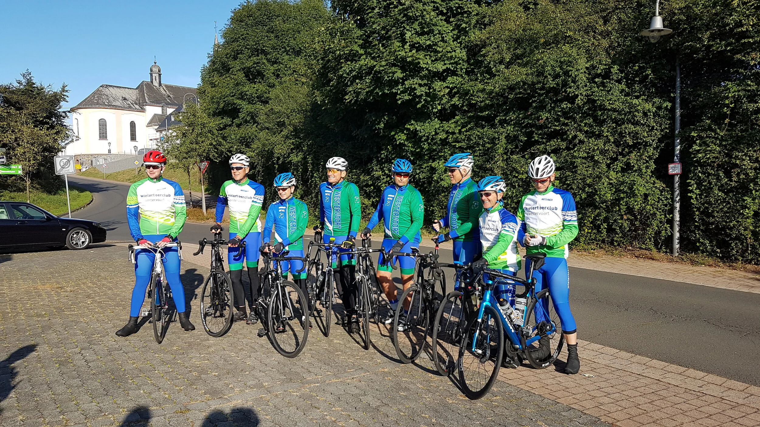 Groep 1: Bart, Harry, Herman, Henk, Jerrie, Herman, Bart en William.