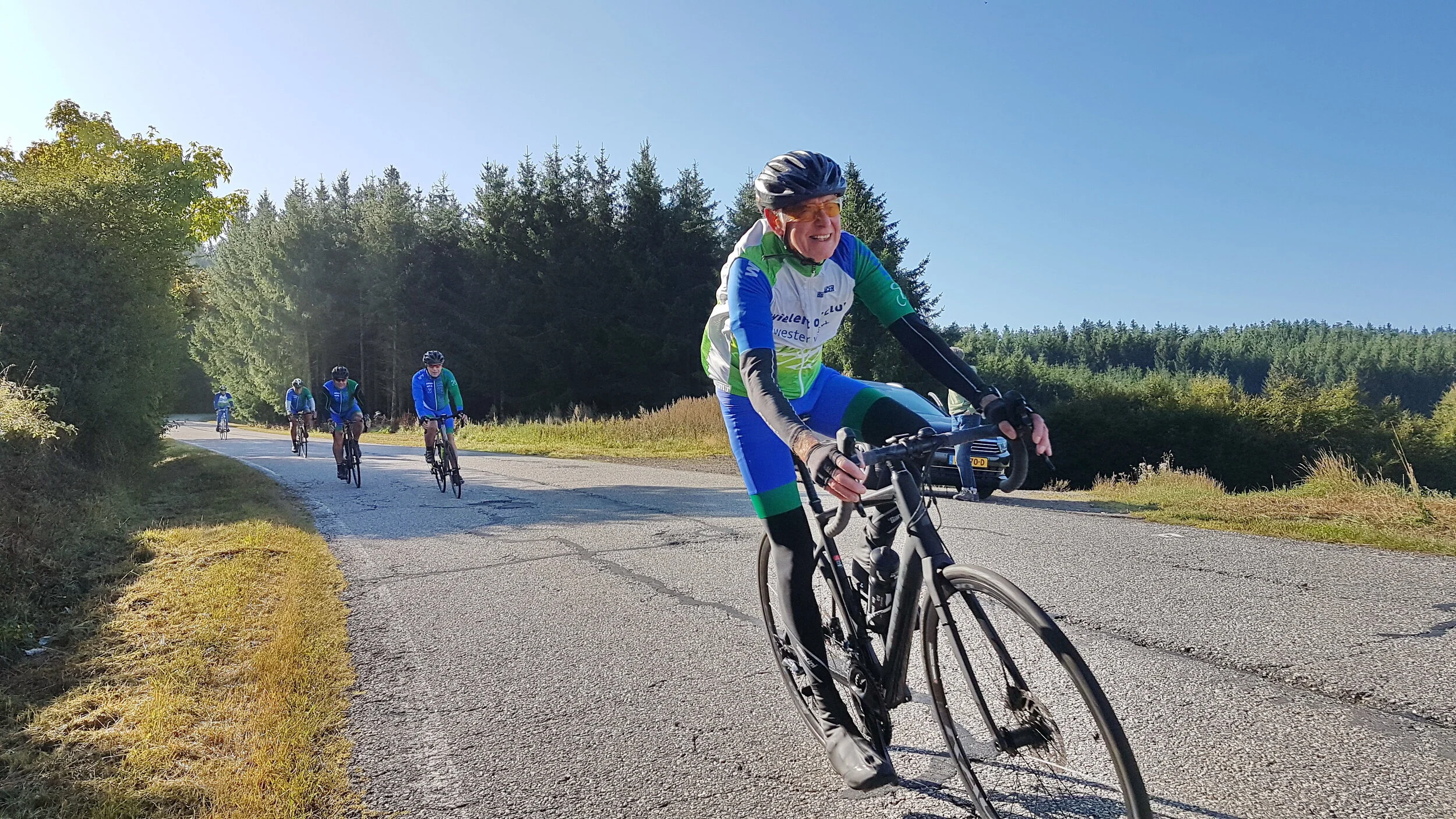 Leo op zijn nieuwe fiets in volle actie!