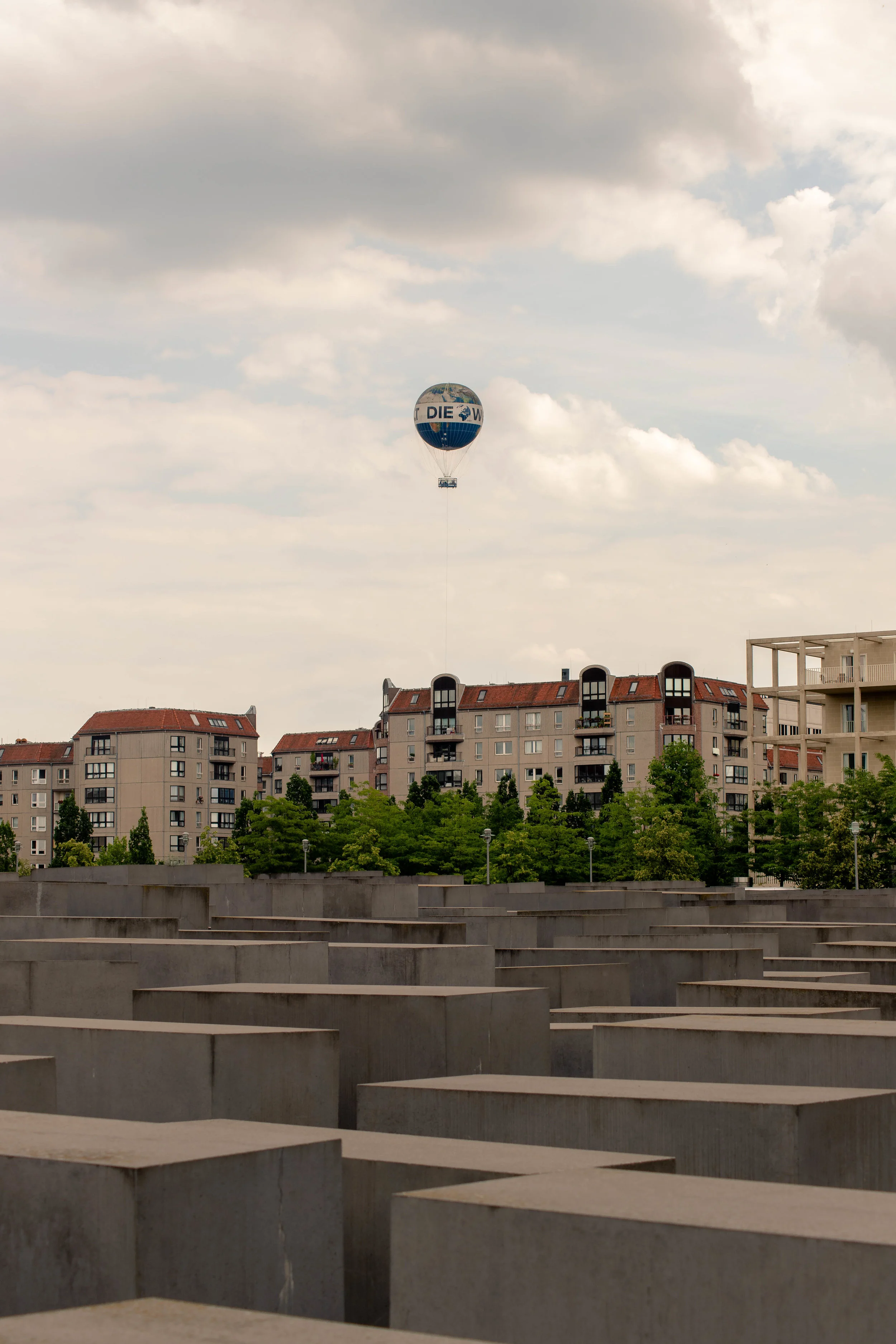 Baloon 1.jpg