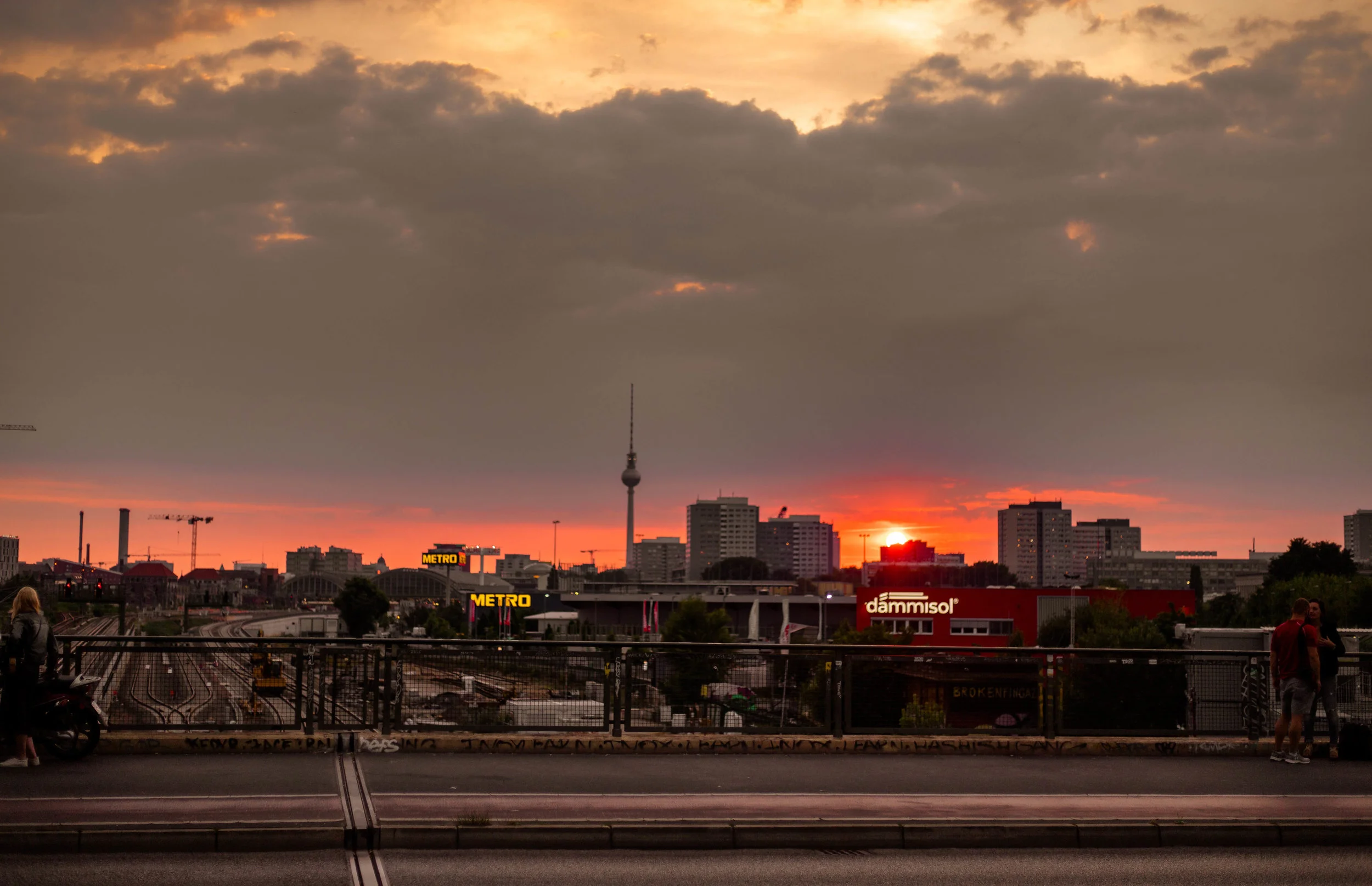 Sunset over Warschauer.jpg