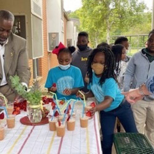 DOCO Students Enjoy Strawberry Kale Smoothie Taste Tests (wfxl.com)