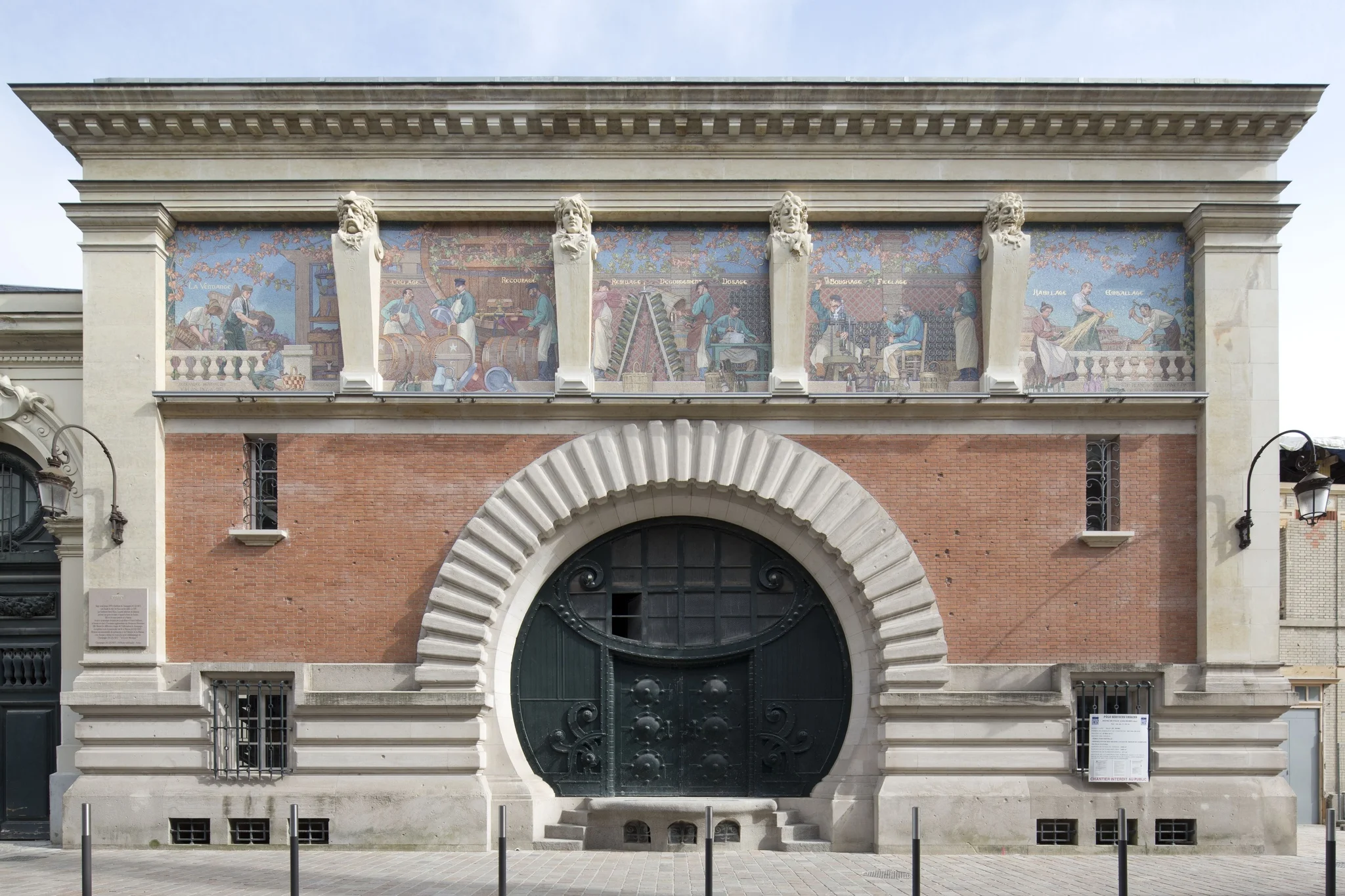 Le Cellier à ReimsRenovation of the former Jacquart headquarters and transformation into a Cultural Center