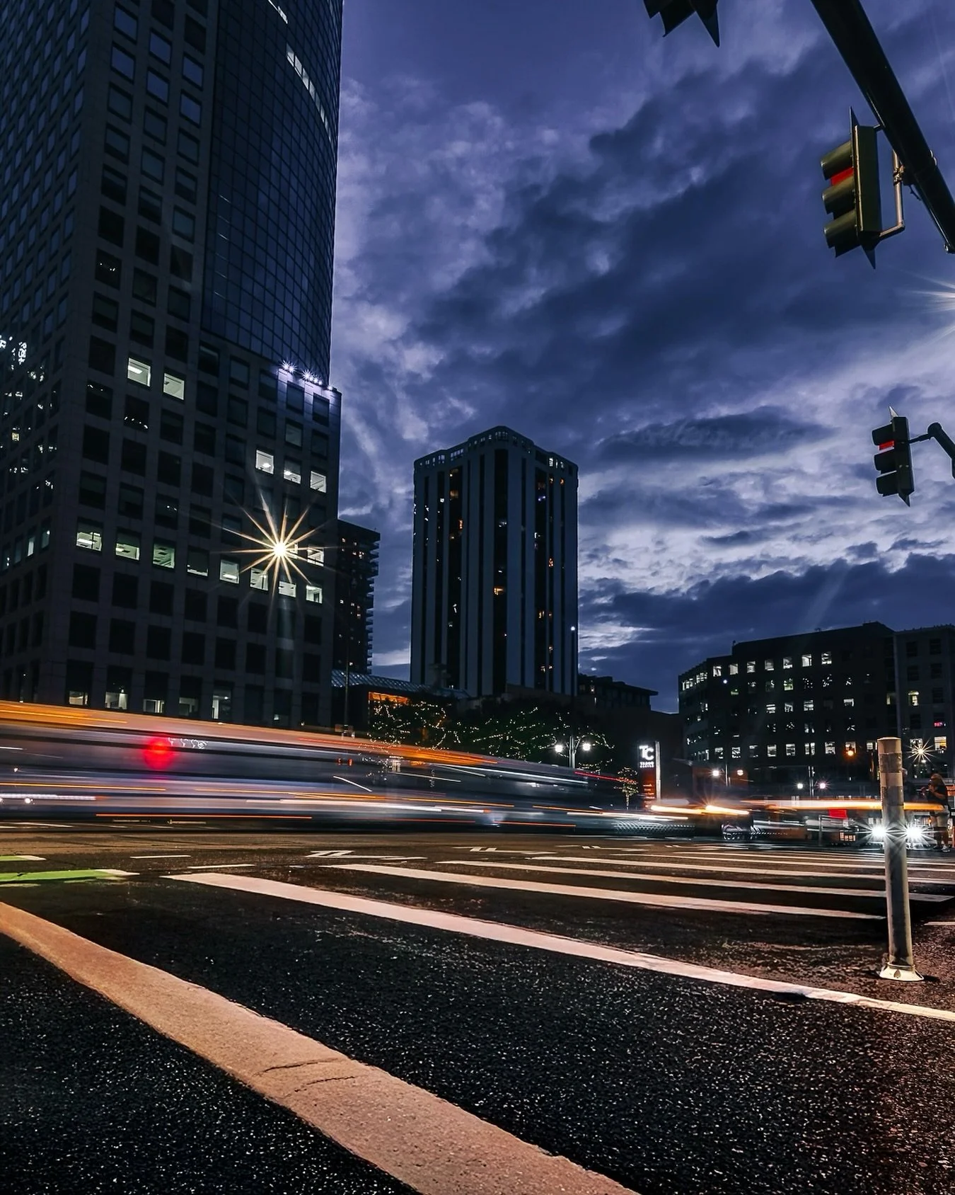 ~ E V E N I N G ~ 
.
Dropping in to say Good Evening!
.
Later! 🫶🏼
.
20mm ~ f10 ~ 0.8 SEC ~ ISO 200
.
🎯 Photographers: I do 1:1 editing, creative direction, and mentoring. Let’s build.🦾 
.
🖼️ Prints + services: neos-photography.com
.
📍Denv