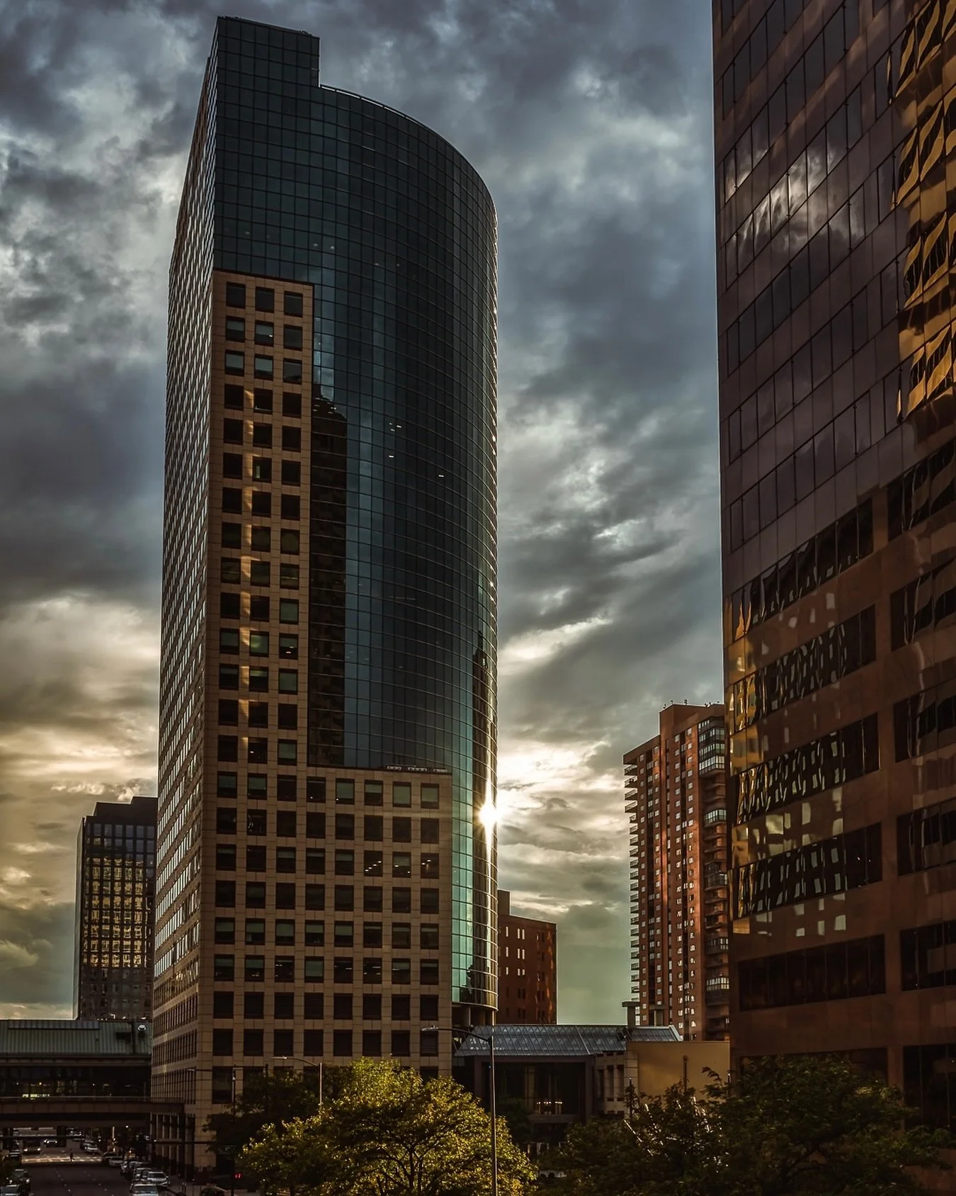 ~ B U I L D ~ 
.
Mernin! 👋🏼
.
Wishing you a great weekend!
.
38mm ~ f9 ~ 1/60 SEC ~ ISO 50
.
🎯 Photographers: I do 1:1 editing, creative direction, and mentoring. Let’s build.🦾 
.
🖼️ Prints + services: neos-photography.com
.
📍Denver, CO
.