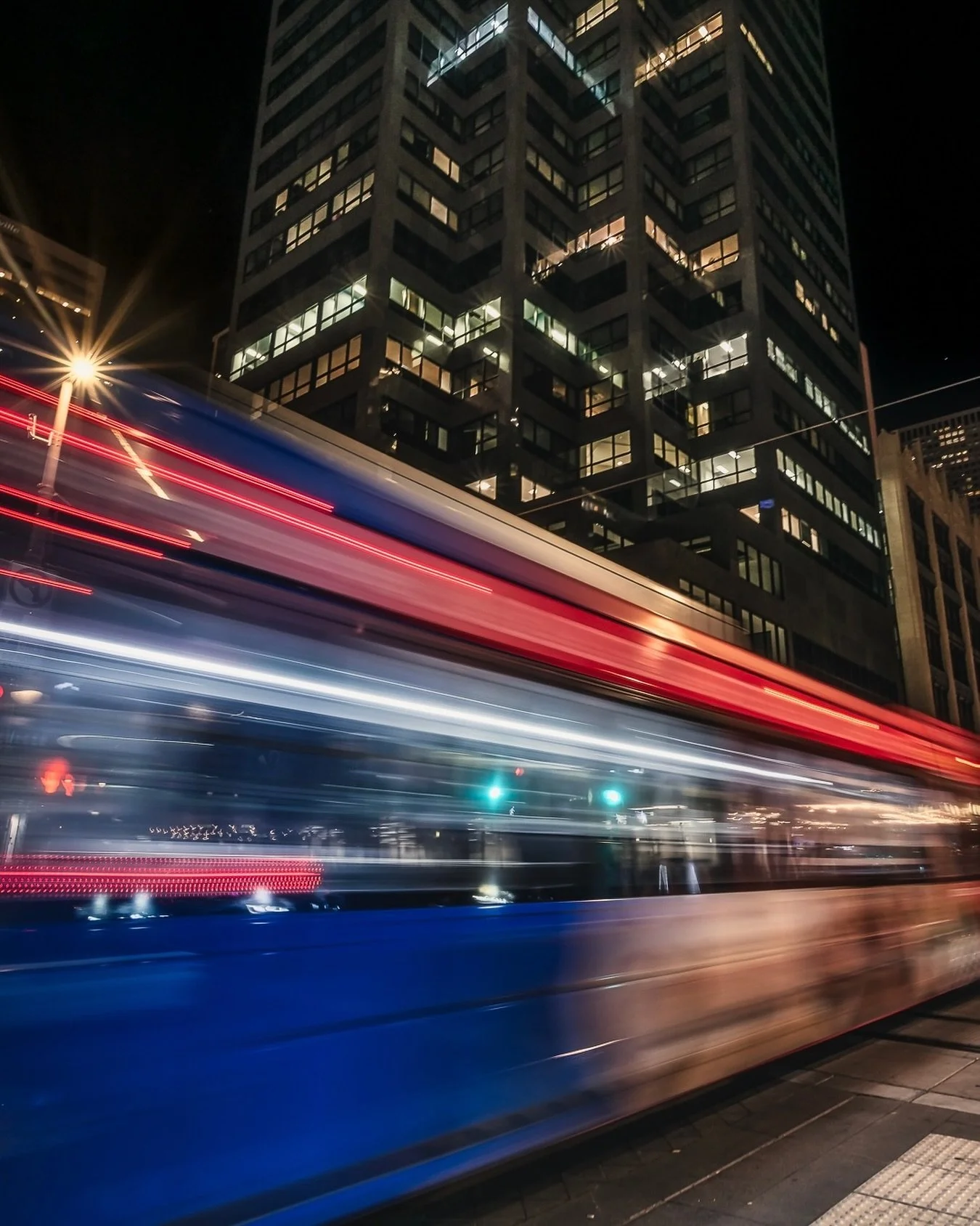 ~ P E R S P E C T I V E ~ 
.
I like a tight perspective with a slight angle. 📐
.
For me, thats solid gold and worth the button push. ▶️
.
Handheld Lazy Shutter 📸
.
20mm ~ f9 ~ .5 SEC ~ ISO 50
.
🎯 Photographers: I do 1:1 editing, creative direction