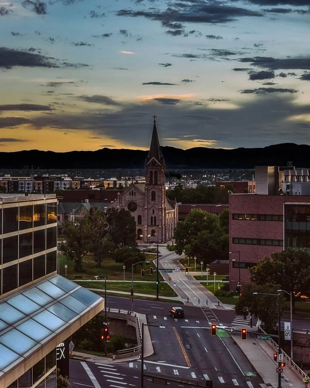 ~ L A Y E R E D ~ 
.
Went to a spot with a couple nice vantagepoints so I took advantage. 👀
.
Hope you&rsquo;re well! 😁
.
🎯 Photographers: I do 1:1 editing, creative direction, and mentoring. Let&rsquo;s build.🦾 
.
🖼️ Prints + services: neos-pho