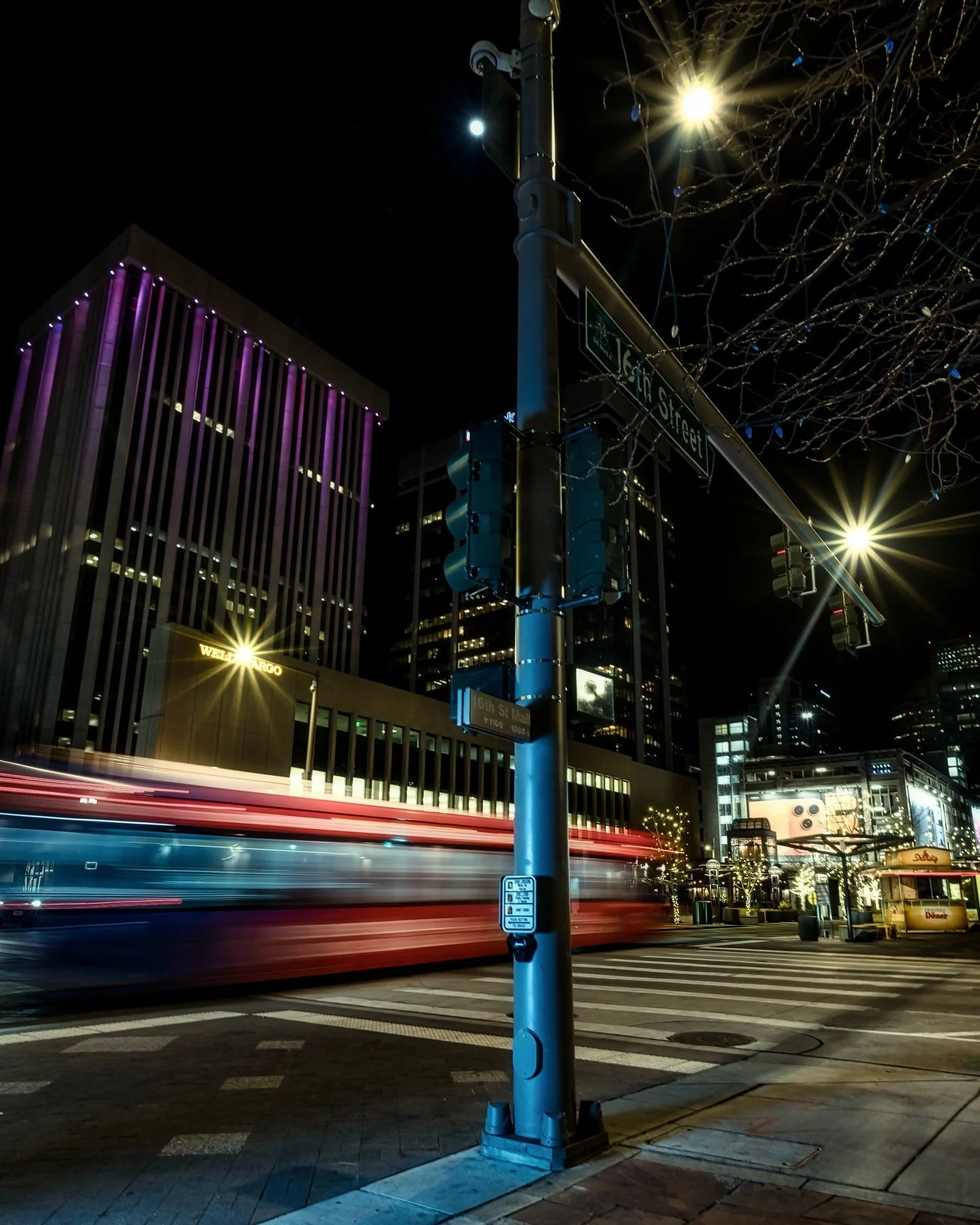 ~ W E B B E D ~ 
.
Looks like spider webs in the corner...🕸️
.
Have a great day!🙌🏼
.
20mm ~ f8~ .8 SEC ~ ISO 50
.
🎯 Photographers: I do 1:1 editing, creative direction, business workflow and mentoring. Let&rsquo;s build.🦾 
.
🖼️ Prints + service