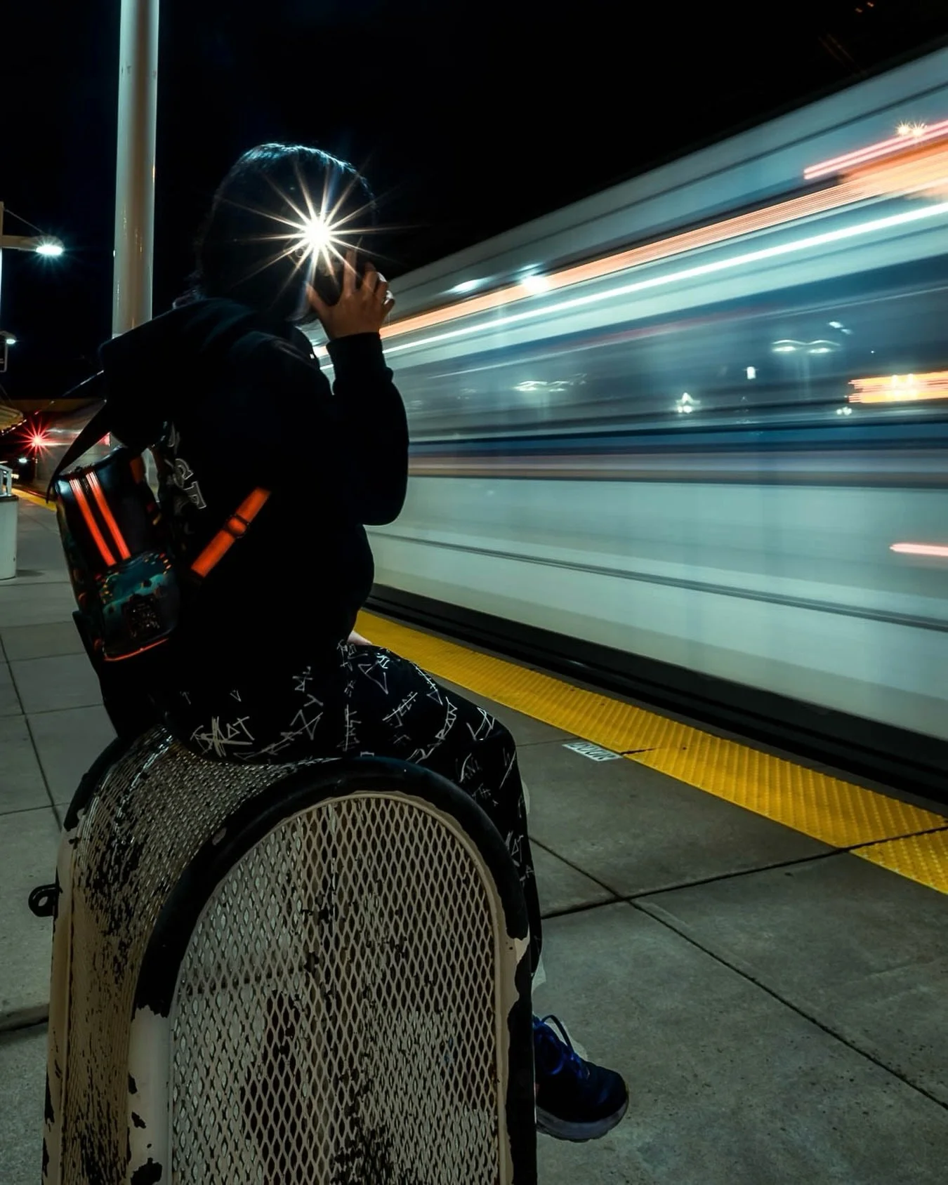 ~ W A I T I N G ~ 
.
Sometimes, waiting is the best option.
.
InFrame: @a.mess.in.the.clouds (thanks for posing for us)
.
Got out with @r.shlosman last night to get those exposures! 🦾
.
Happy Monday!🙌🏼
.
20mm ~ f9 ~ 2 SEC ~ ISO 50
.
🎯 Photographe