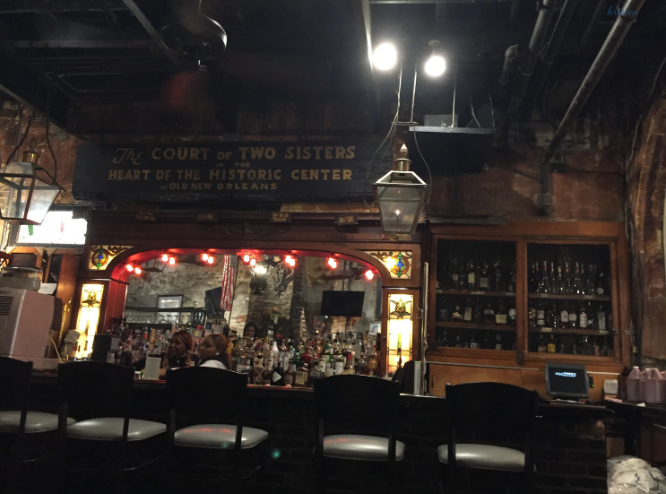 The Court of Two Sisters Bar_K.Martinelli Blog_ NOLA_Kristen Martinelli.png