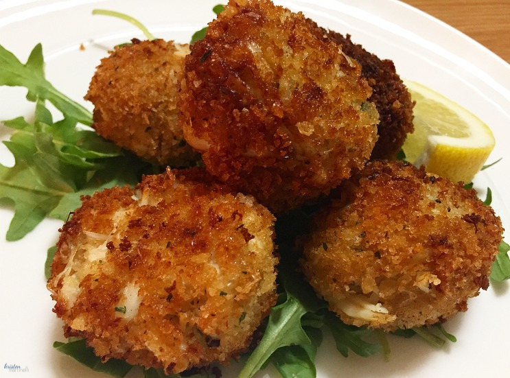 Delish's Crab Cake Poppers
