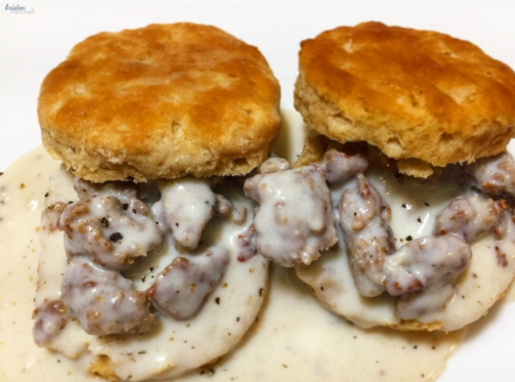 The Pioneer Woman's Biscuits and Sausage Gravy