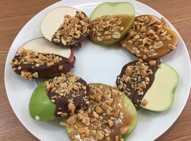 Chocolate Caramel Dipped Apples with Peanuts