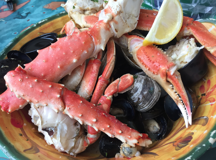Gilligan's Clam Bar_Crab Feast Bucket_Pomona NY__K.Martinelli Blog_Kristen Martinelli (4).png