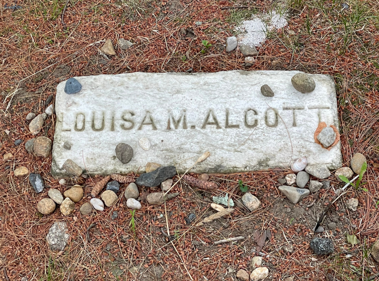 Louisa M Alcott_ Sleepy Hollow Cemetery_Concord MA_Kristen Martinelli_ K. Martinelli Blog.png