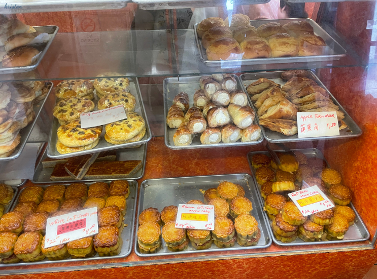 Hing Shing Pastry_Chinatown, Boston, MA_Kristen Martinelli_ K. Martinelli Blog (2).png
