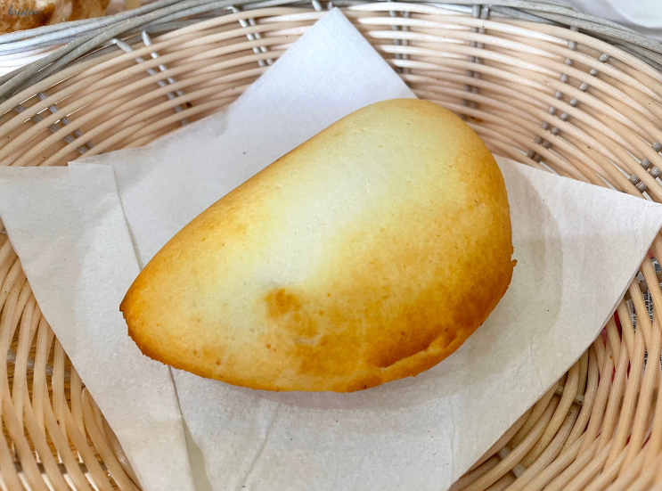 Pergaminos Bakery & Café Colombian Bakery_ Empanada_Boonton, NJ_K.Martinelli Blog_Kristen Martinelli (1).png