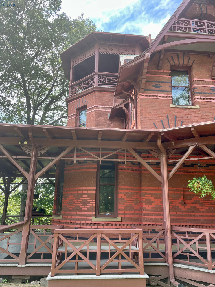 Mark Twain House & Museum_Porch_K. Martinelli Blog _ Kristen Martinelli  (2).png