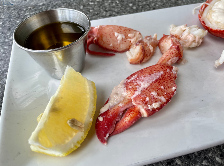 The Lazy Lobster_Peter Ott's_Camden, Maine_ K. Martinelli Blog _ Kristen Martinelli  (1).png