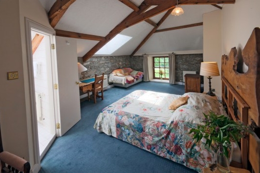 Castle Suites All castle suites are currently booked. Please check out our other accommodation options or reserve lodging nearby. 
