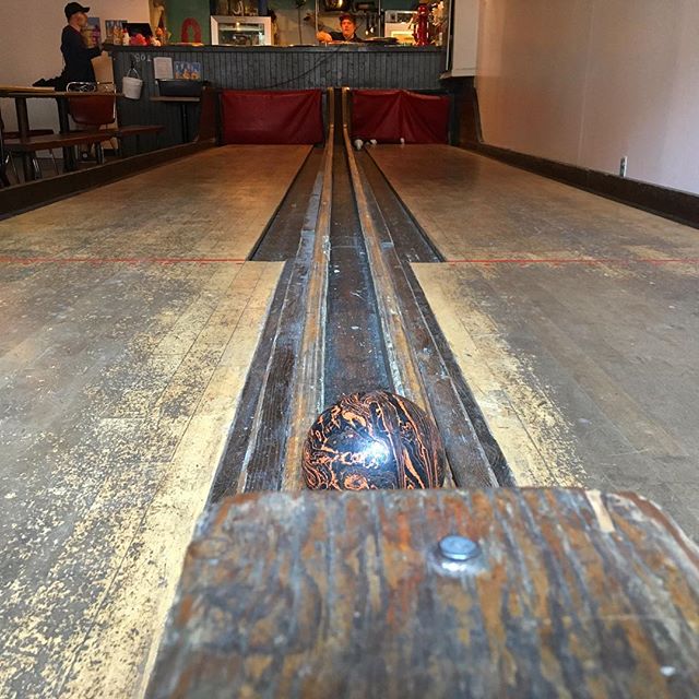 Bowling, anyone? 🎳
#bowling #pizza #pizzaplace #bar #bowlingalley #montreal #mtl #mtlfood #montrealfood #mtlmoments #mtlblog #montrealmoments #fun #potd #mtlphoto #photography #play #bowlingball #oldschool #blogger #blog #instamoment #instamood #ins