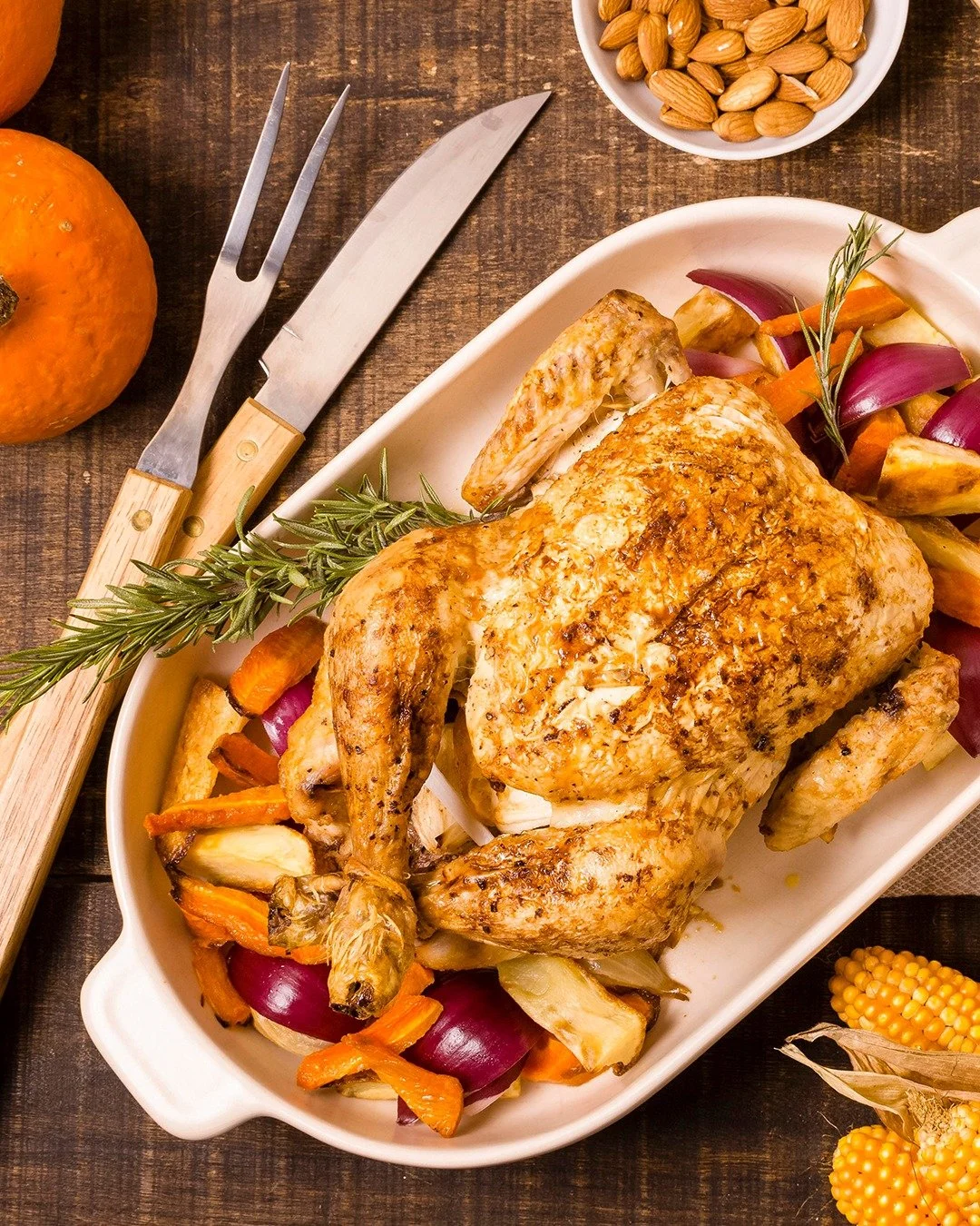 Sitronmarinade🍋

1 dl Cold Pressed Sitron
0,5 dl olivenolje
2&ndash;3 fedd hvitl&oslash;k, finhakket eller presset
1 ss honning eller l&oslash;nnesirup (for &aring; balansere syren)
1 ts dijonsennep (valgfritt, men gir mer dybde)
1 ss friske urter (