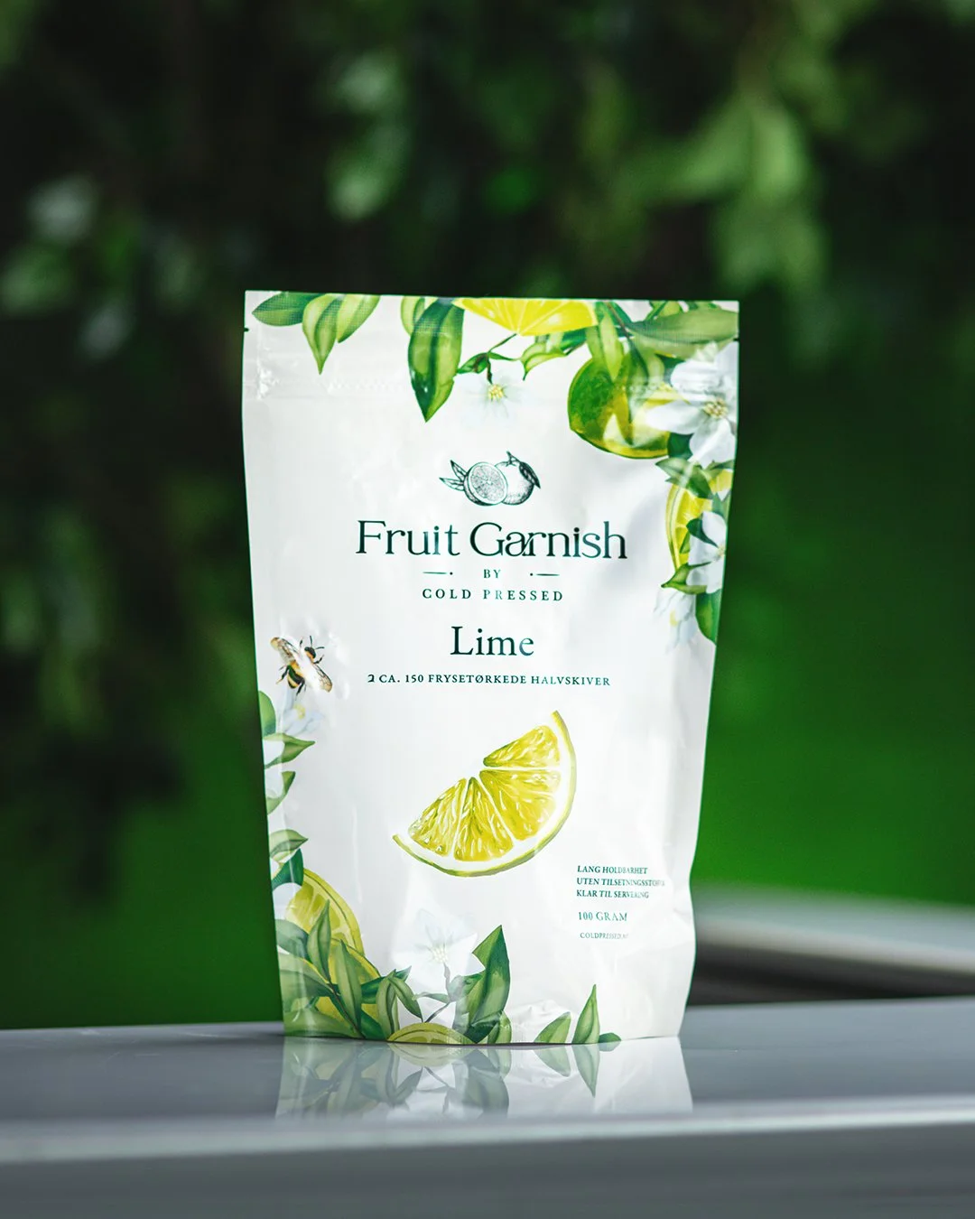 Fryst&oslash;rkede halve skiver av lime💚🍋
Perfekte som dekor i drinker, vann, brus eller mocktails, og gir b&aring;de frisk duft og smak.

#Lime #Fryst&oslash;rketlime #Coldpressed #Coldpressedjuice #Kaldpresset #Freezedried #FruitGarnish