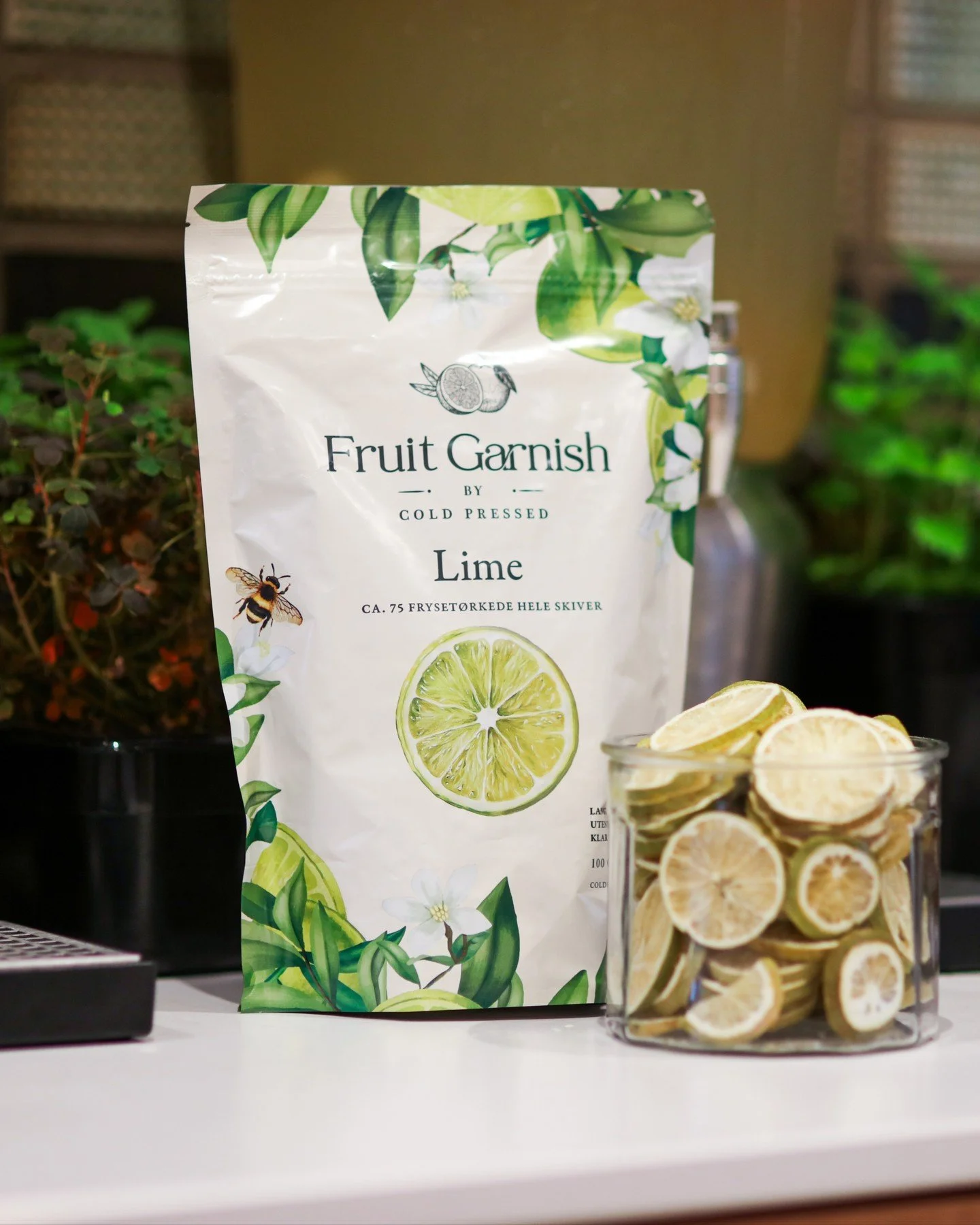 Ikke bare pynt💚
Smak, farge og finish &ndash; p&aring; b&aring;de tallerken og i glass 🍋&zwj;🟩