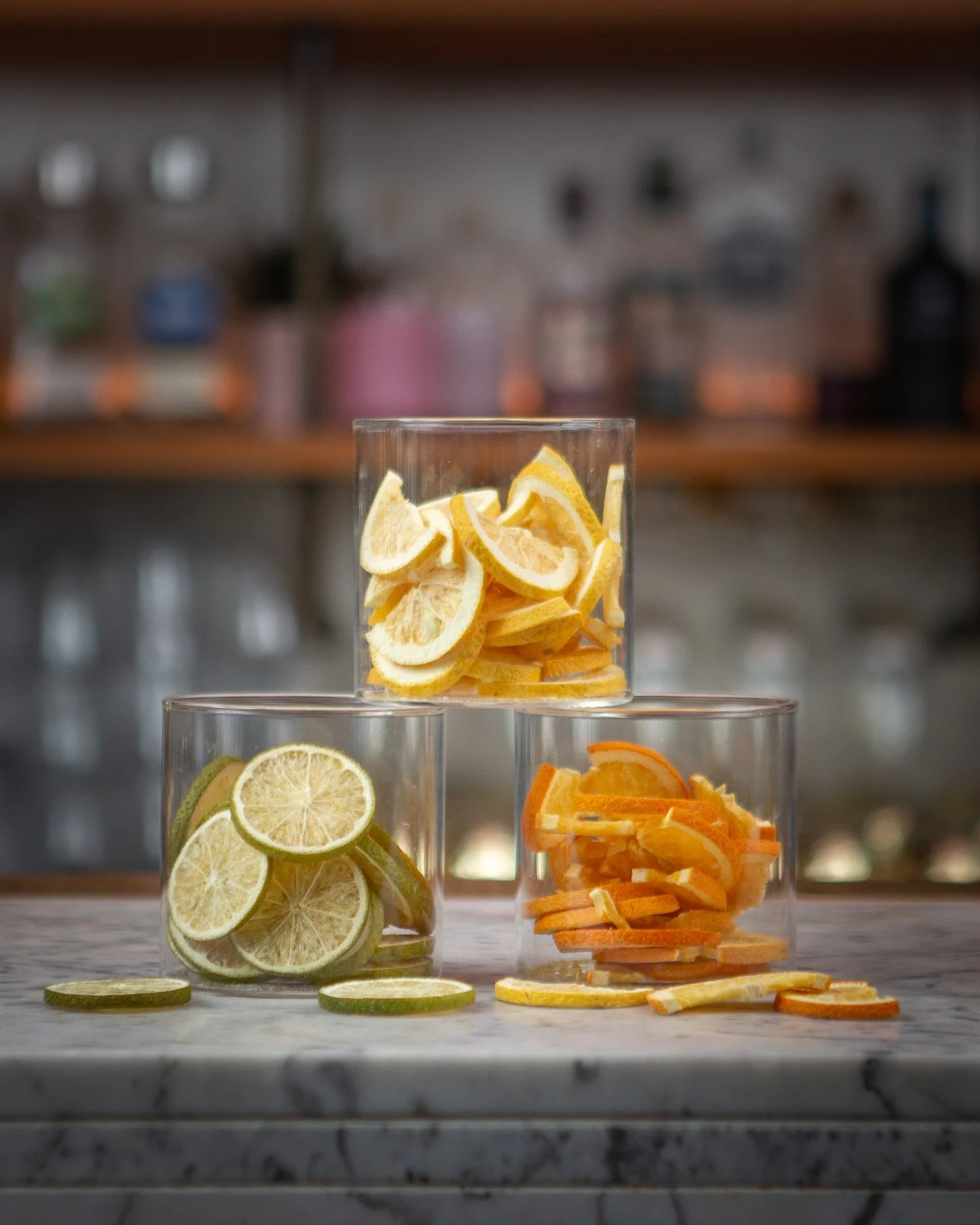 Bak baren handler alt om flyt.

Cold Pressed Fruit Garnish gir deg kontroll p&aring; b&aring;de tempo og uttrykk &ndash; uten &aring; stoppe opp for prep.

✔️ Ferdig kuttet og klart til bruk
✔️ Samme look &ndash; drink etter drink
✔️ Smak som &aring;