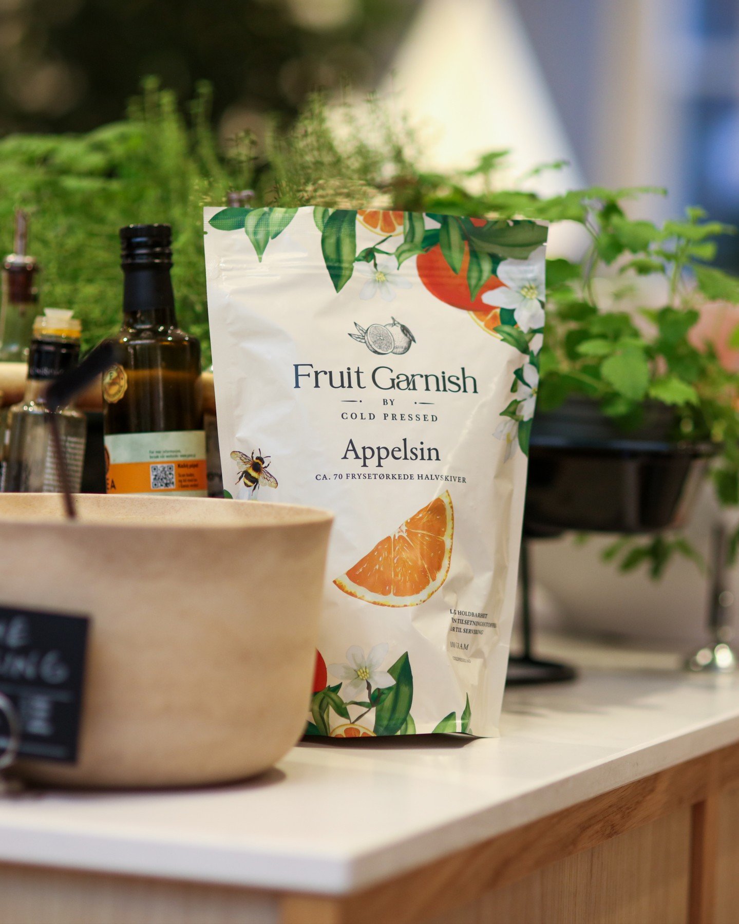 Sm&aring; grep som l&oslash;fter helheten ✨

Fruit Garnish gir deg:
✔️ Frisk farge og struktur p&aring; serveringen
✔️ Naturlig smak &ndash; uten ekstra arbeid
✔️ Et mer gjennomf&oslash;rt uttrykk

Perfekt til buffet, kantine og st&oslash;rre serveri