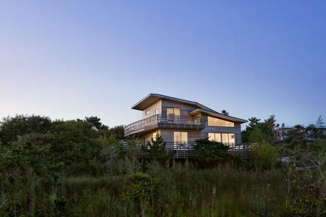1AtlanticVistaHouseDesBrisaySmithArchitectsResidentialFireIs.jpg