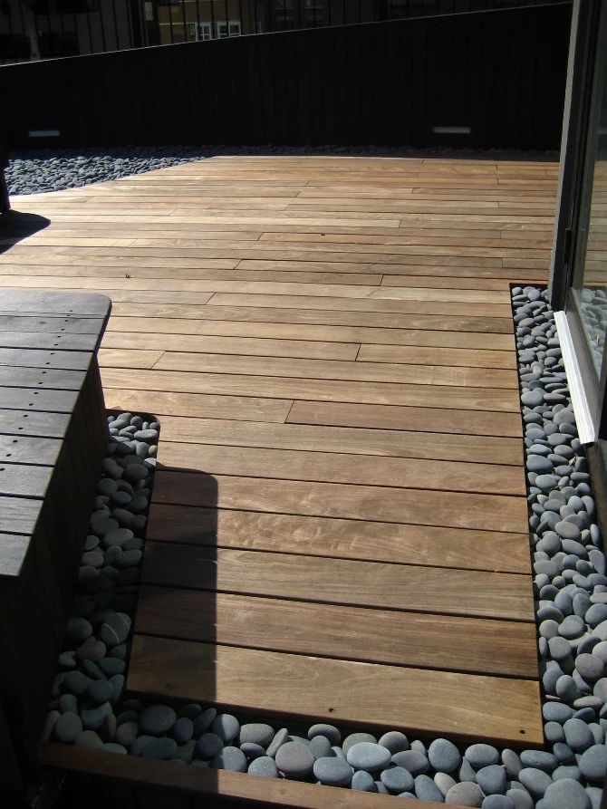 5HoffmanRoofGardenDesBrisaySmithArchitectsResidential.JPG