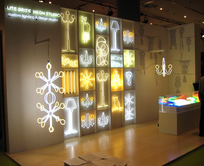 1LiteBriteNeonICFFConventionBoothDesBrisaySmithArchitectsExh.JPG