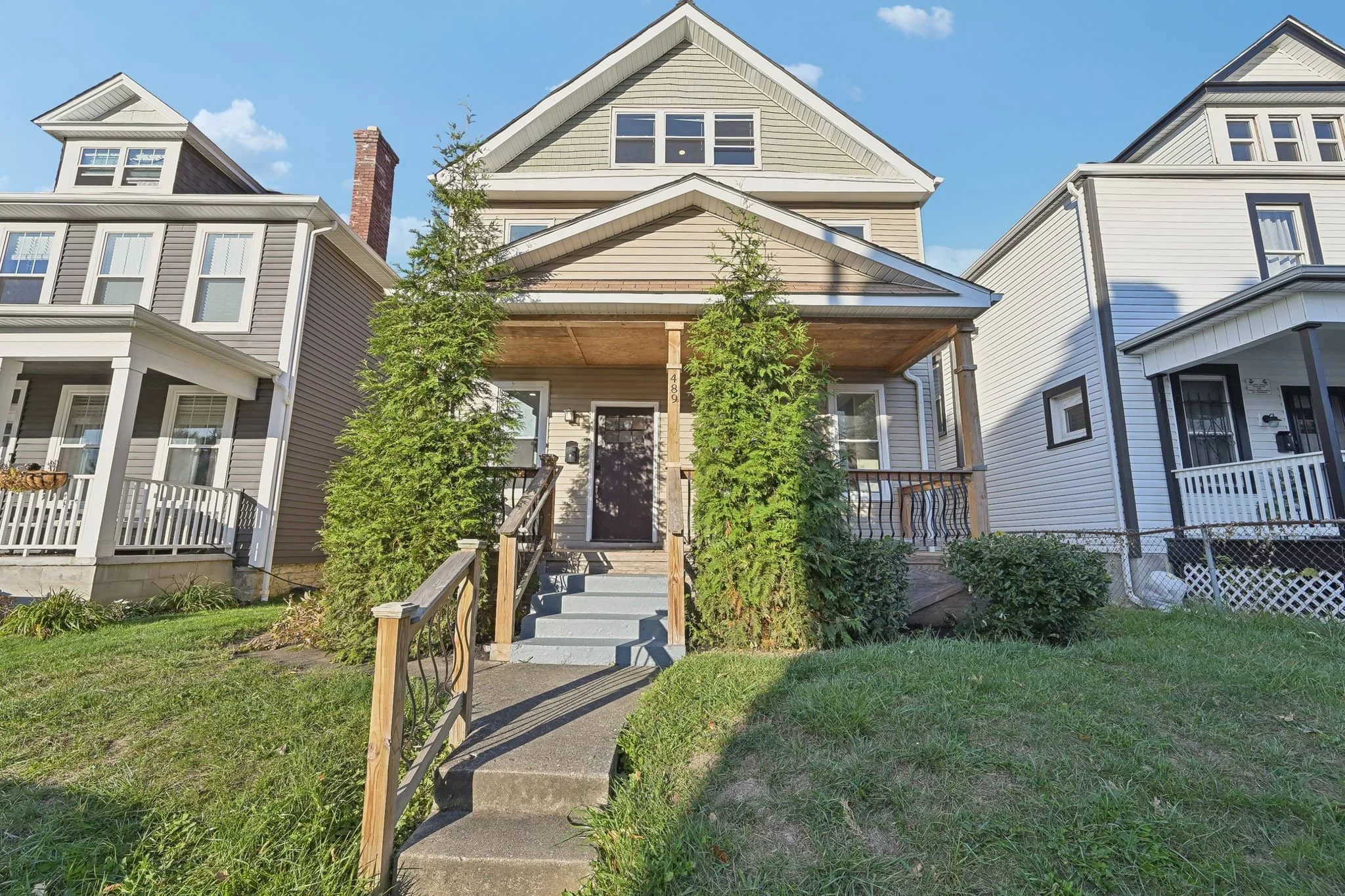 489 Oakwood Ave | $342,900