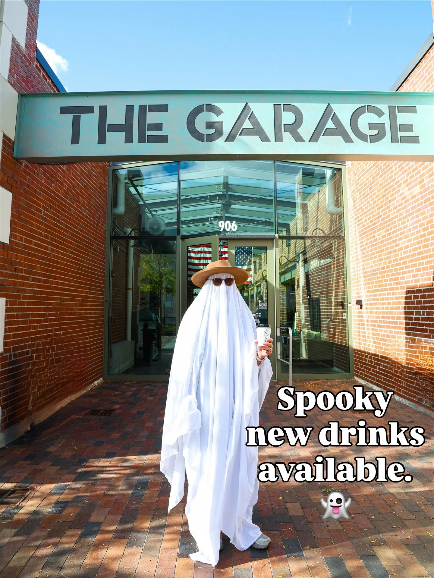 Spooky new drink offerings available inside The Garage. 4 Birds now serves homemade HOT CHOCOLATE & TEA. We have something for everyone π«βοΈπ« can’t wait to see you for your morning drink, don’t forget a breakfast burrito or muffin π