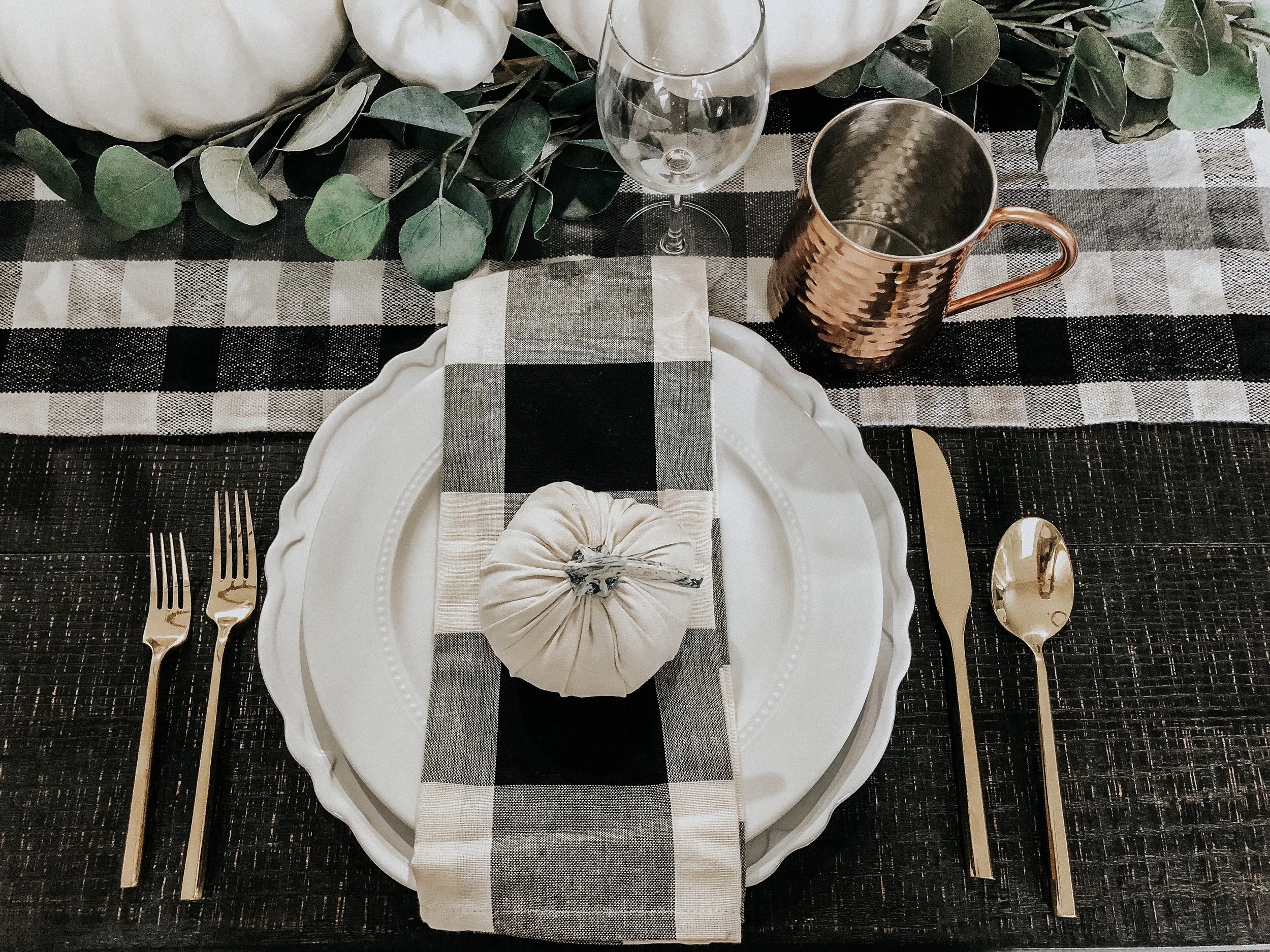 Thanksgiving Table Decor