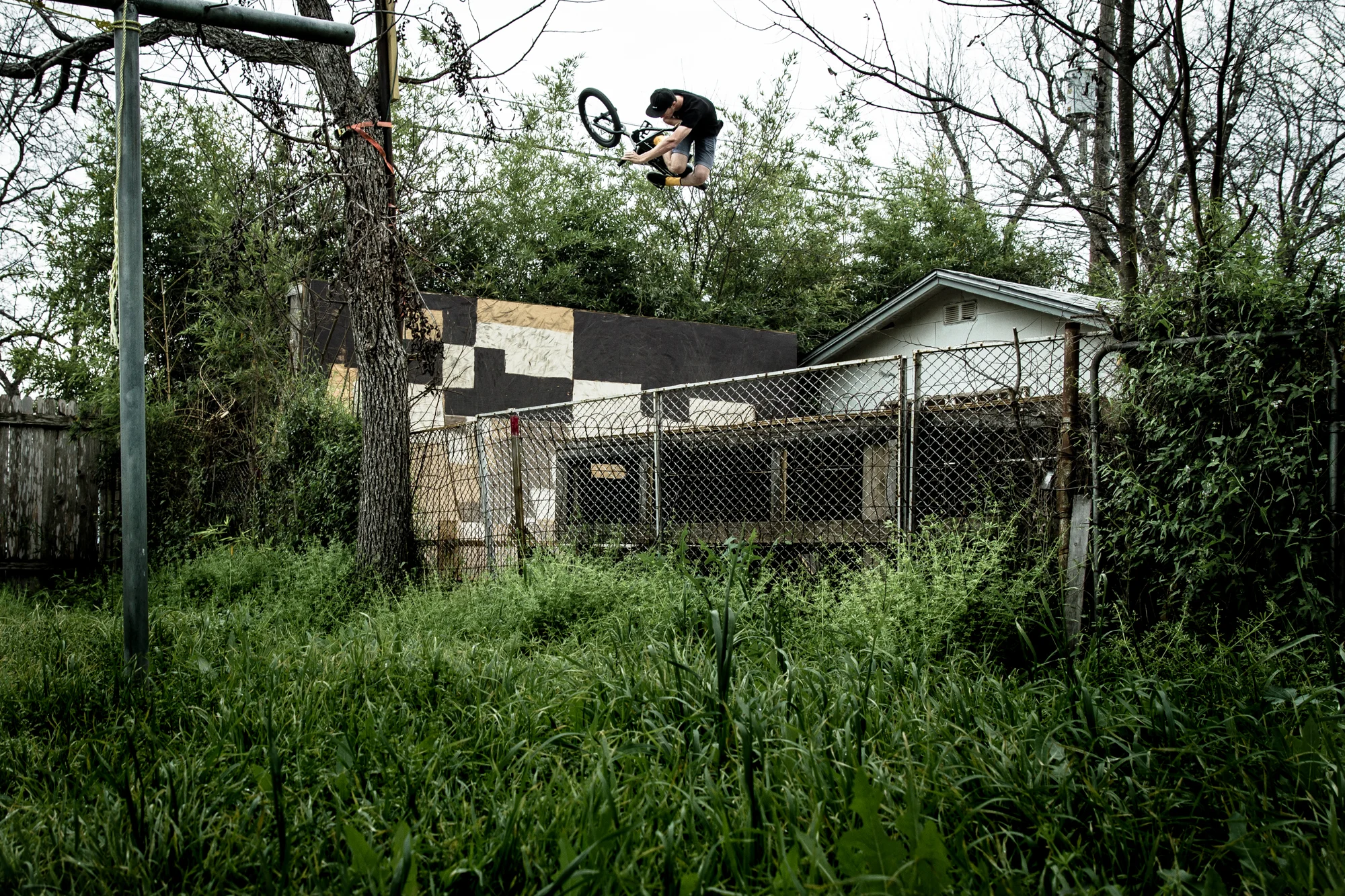 MTNYSA318_austin vert wall tabe-1.jpg