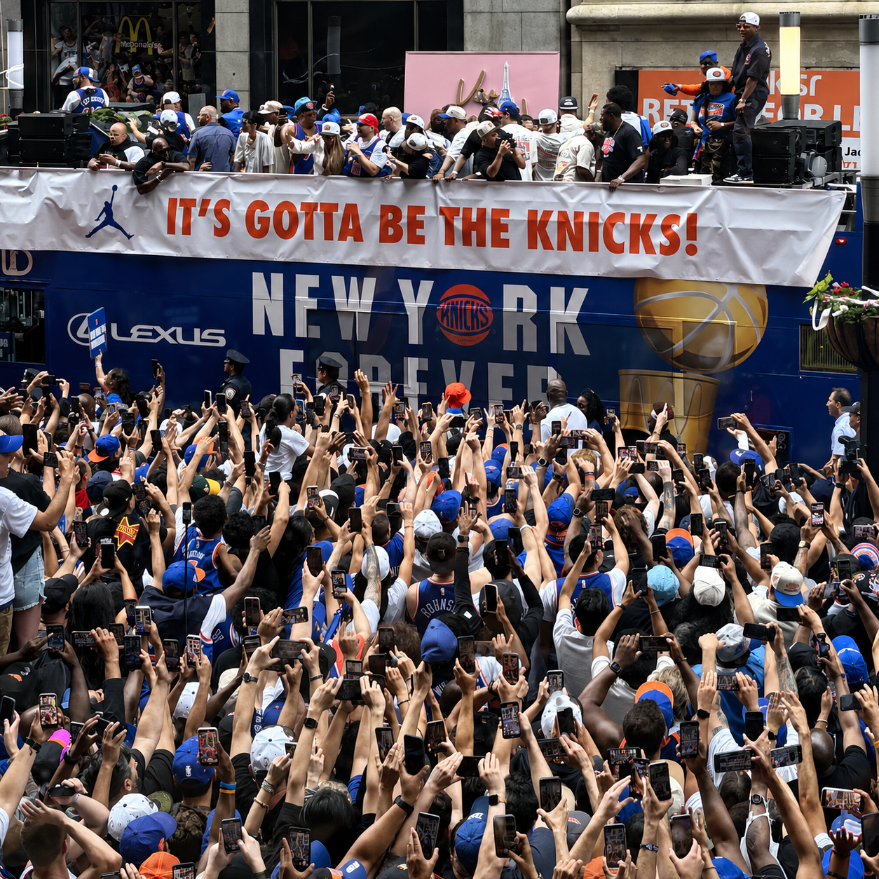 _Its_Gotta_Be_The_Knicks_Bus.jpg