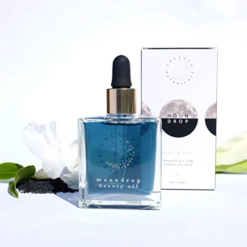 My favorite facial oil~ super lightweight & absorbable oils make my face feel 10 years younger. Everyday. I love to use it right after I wash my face with Heart & Arrow soap & pat my face dry.