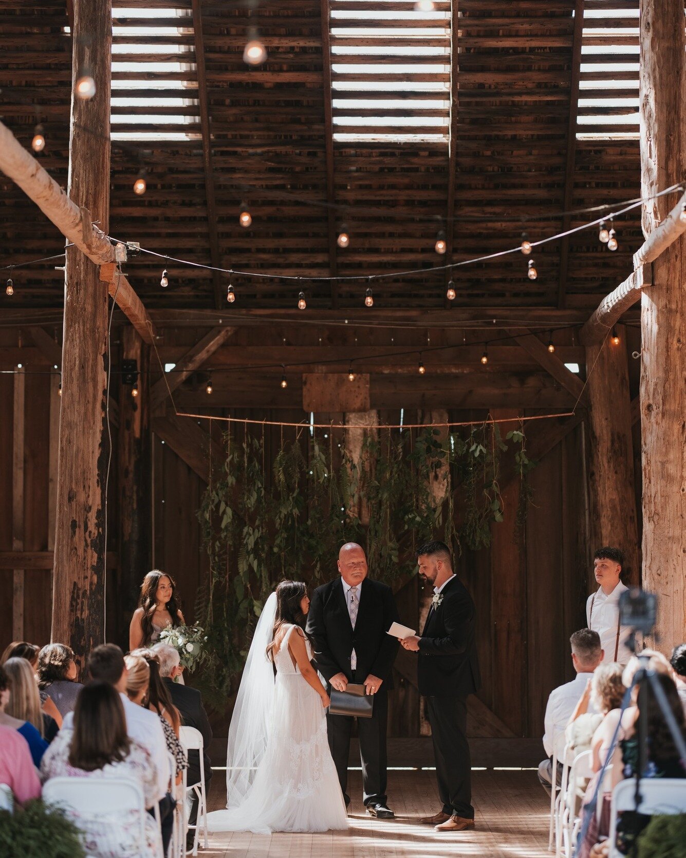 One more week to receive 10% off! Book your 2023 event by April 15th to get in on the deal! 
Email info@duckenfarm.com or go to www.duckenfarm.com for more information, schedule a tour or to book your event.

The Ducken Farm is a charming barn venue 