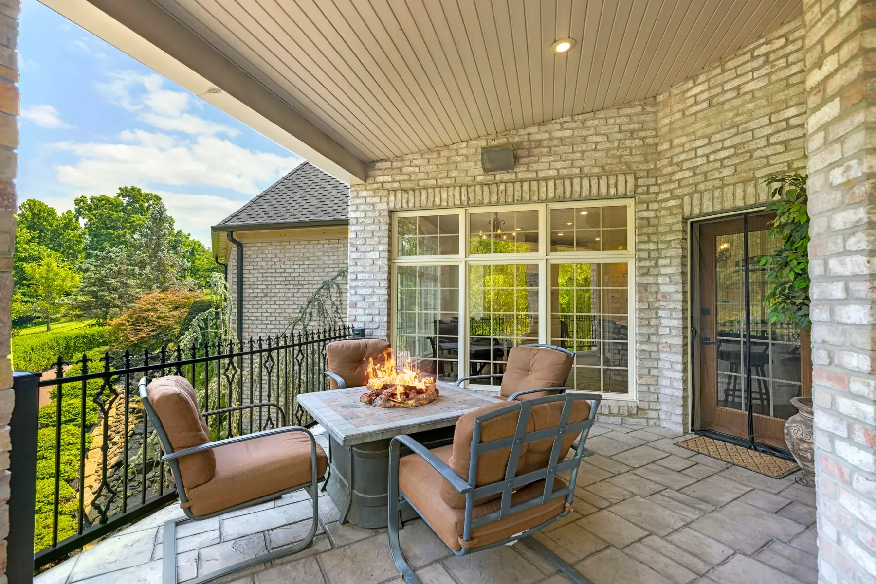 21-outdoor-fire-table.webp