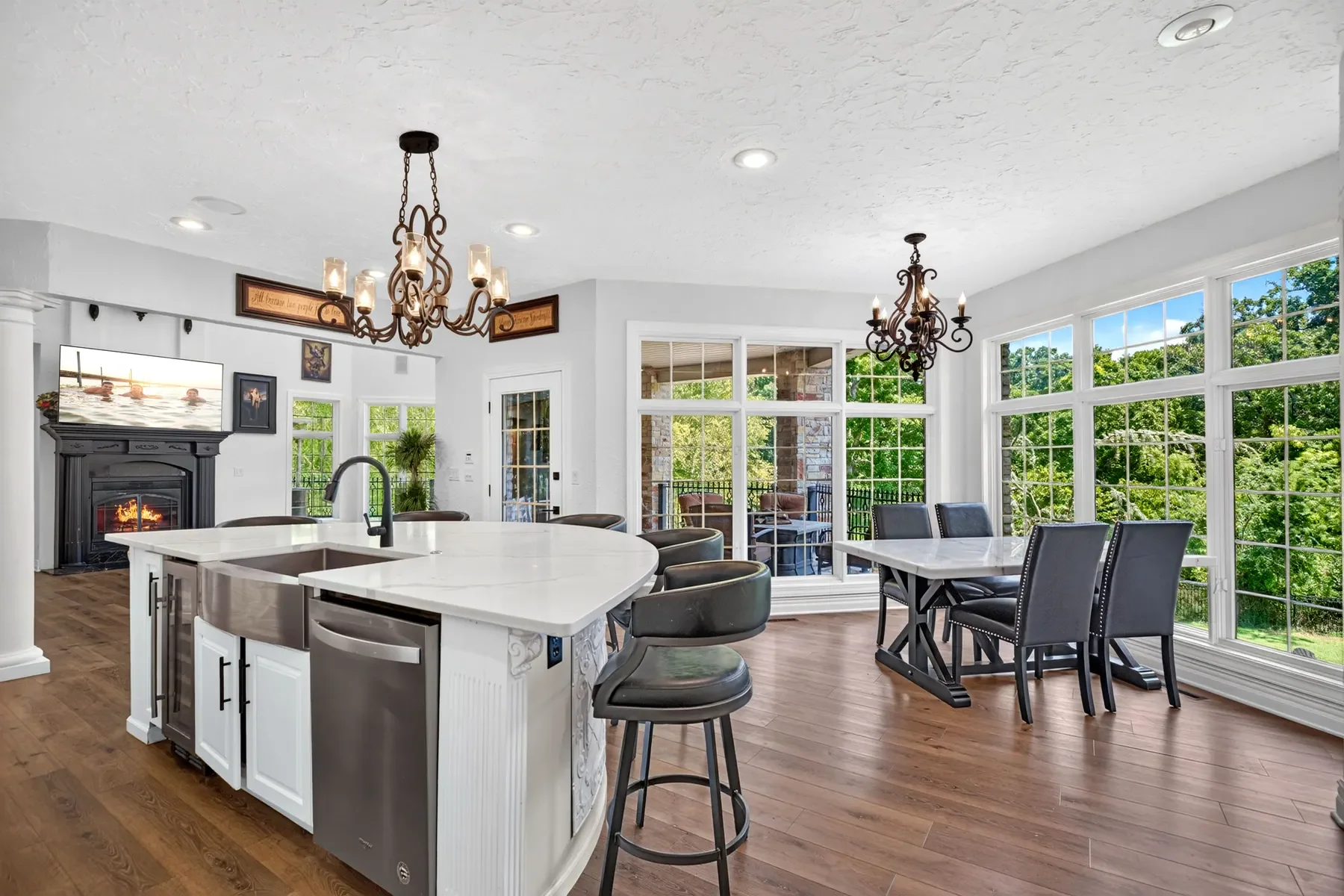 07-kitchen-great-room.webp